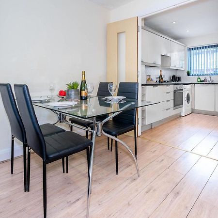 City Centre Townhouse - 3 Bedrooms - Garage - Parking - Top Rated Birmingham Kültér fotó