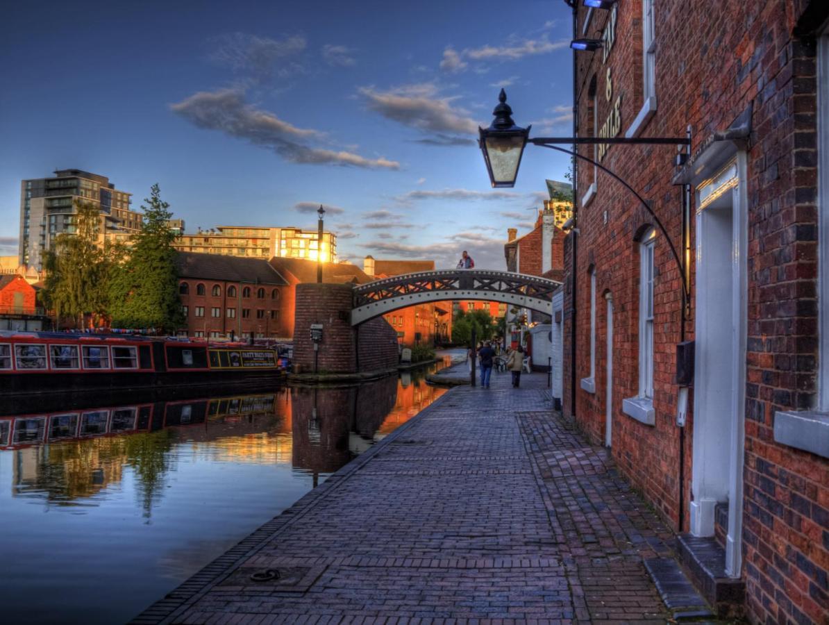City Centre Townhouse - 3 Bedrooms - Garage - Parking - Top Rated Birmingham Kültér fotó