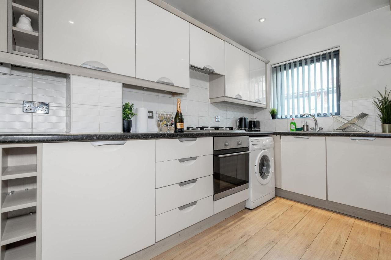 City Centre Townhouse - 3 Bedrooms - Garage - Parking - Top Rated Birmingham Kültér fotó